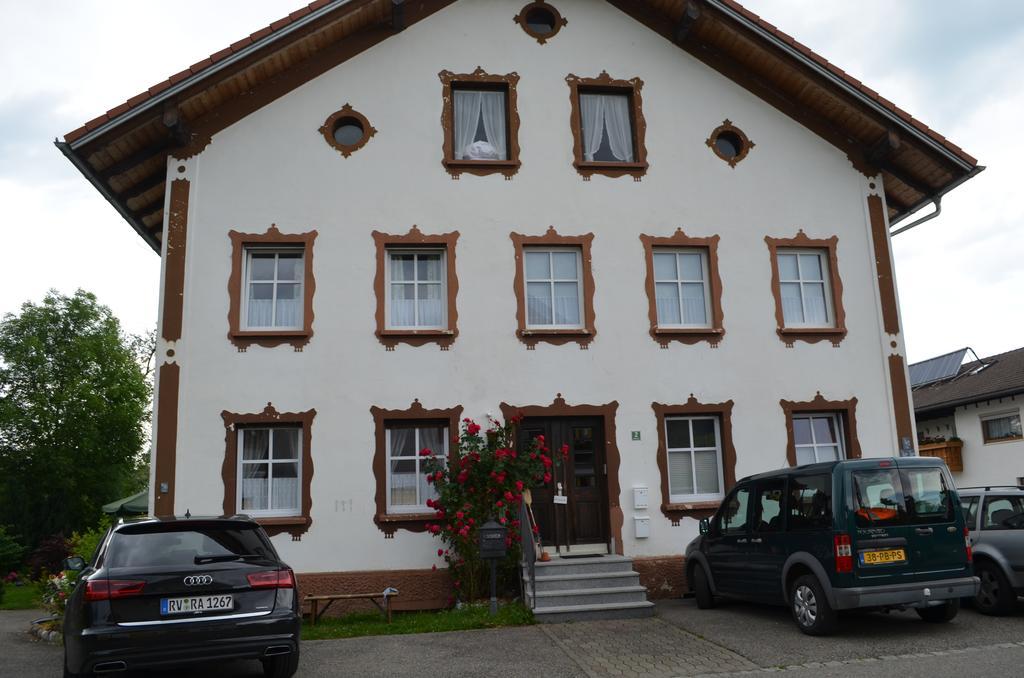 Die Dirndlkoenigin Grunenbach Kültér fotó