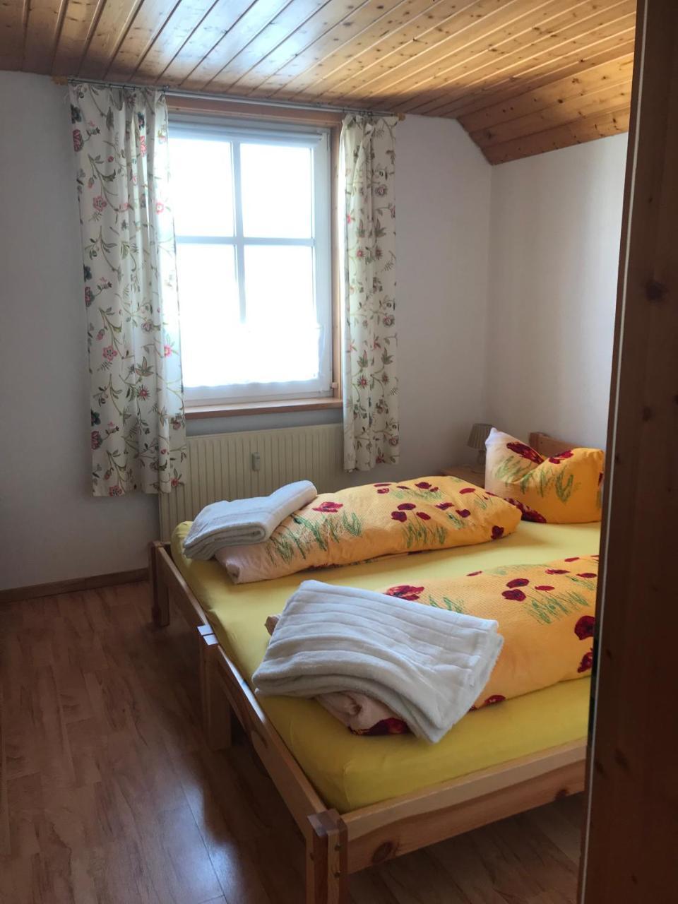 Die Dirndlkoenigin Grunenbach Kültér fotó
